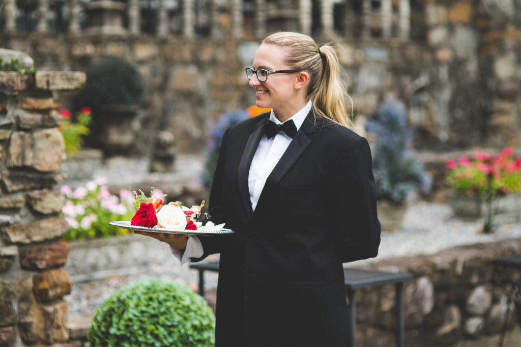 10 Things to Consider When Hiring a Wedding Caterer